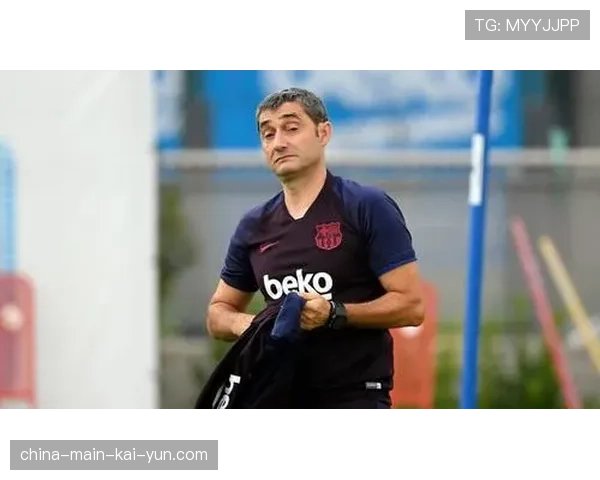 巴尔韦德接受本报专访：谈现代中场球员在肋部区域需要具备的全面素质